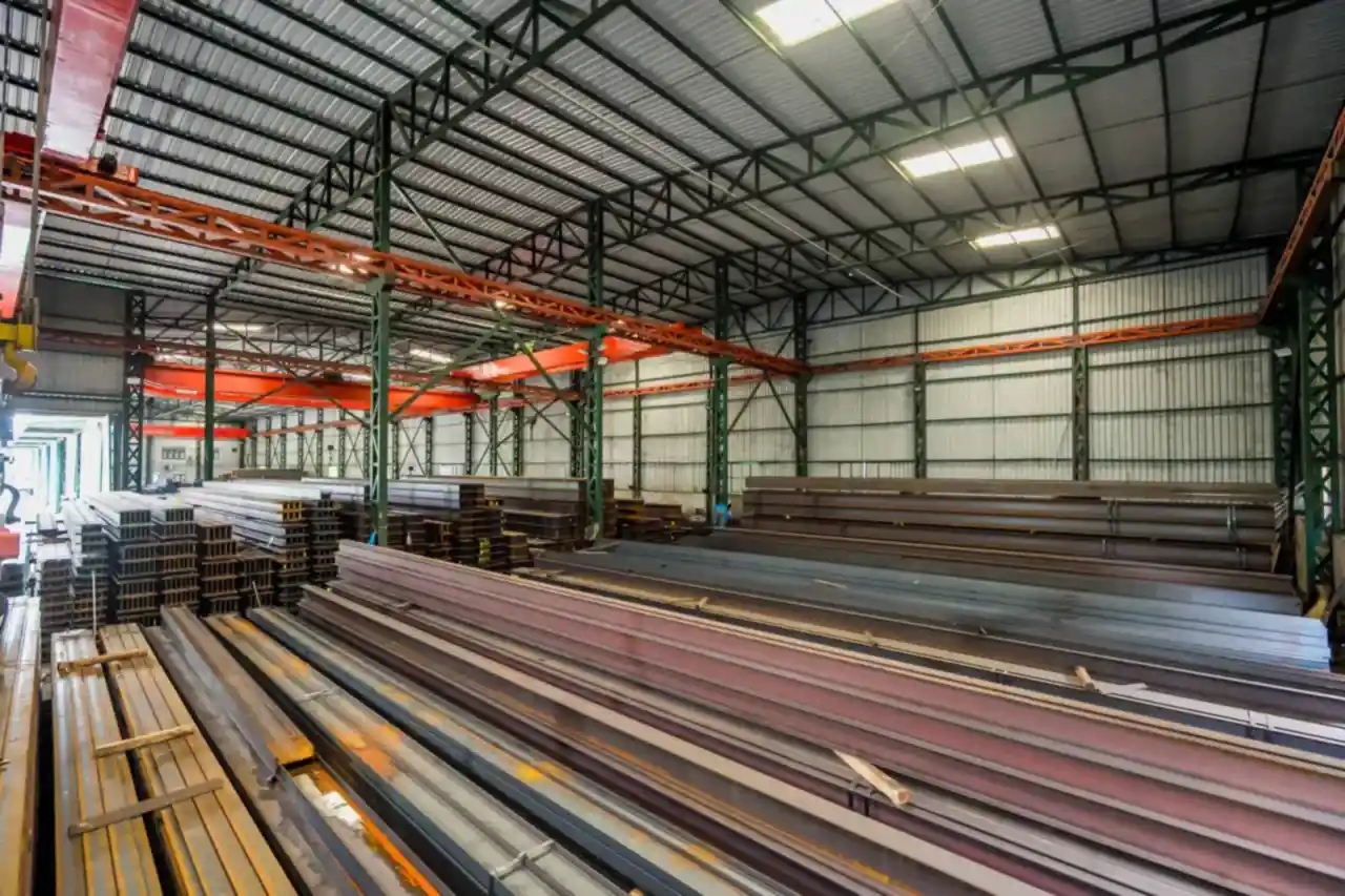 Kho thép hình và cọc cừ của Thép Tấn Quốc tại KCN Hòa Khánh, Đà Nẵng