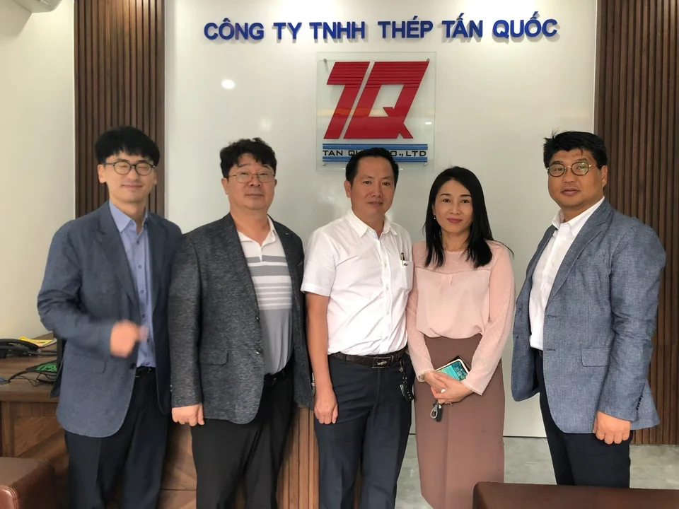 Tổng Giám đốc Tập đoàn POSCO và Giám đốc Công ty TNHH Thép Tấn Quốc tại buổi làm việc