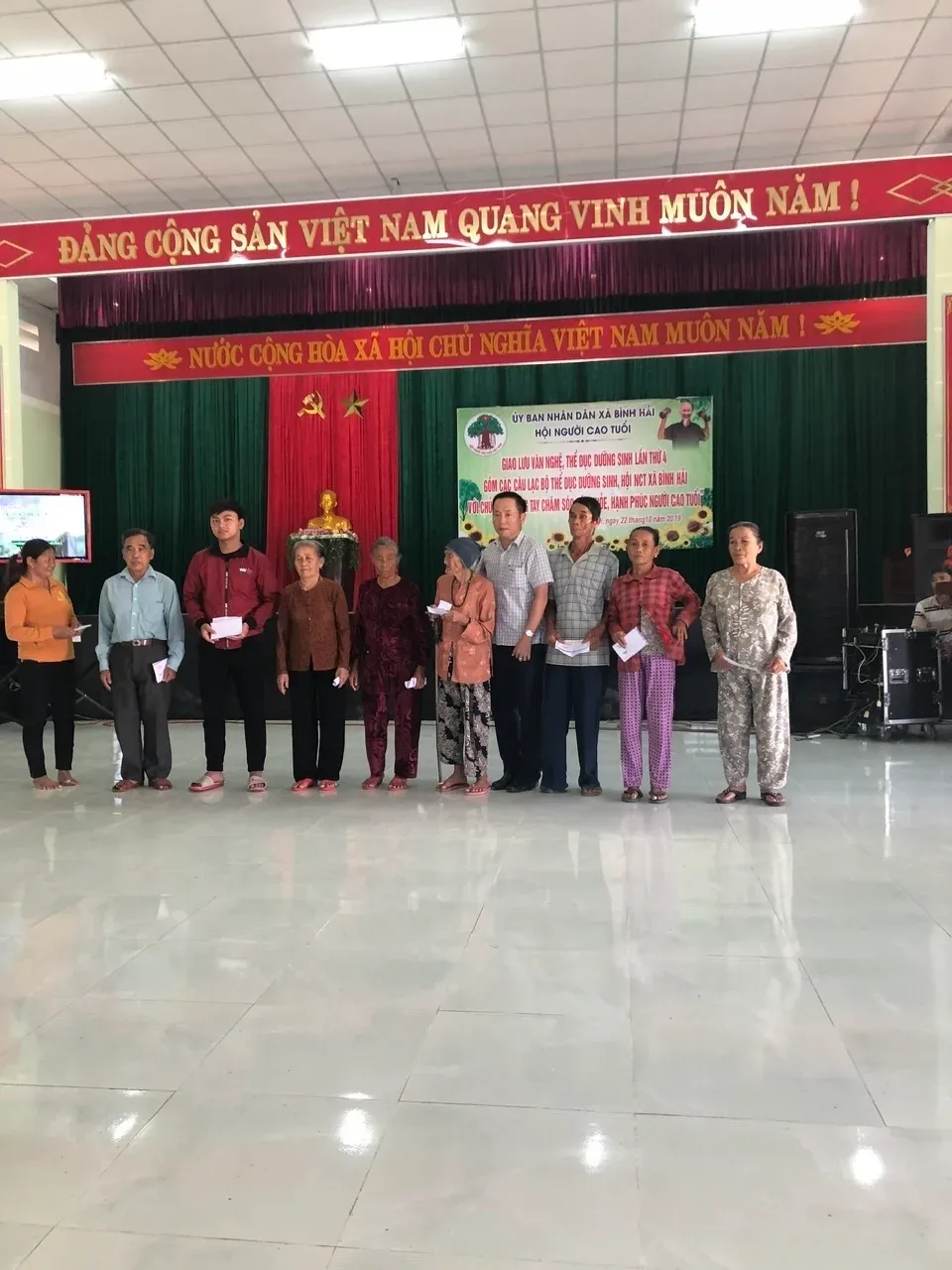 TẤN QUỐC THIỆN NGUYỆN – CHUNG TAY CHĂM LO NGƯỜI CAO TUỔI VÀ NGƯỜI GIÀ NEO ĐƠN TẠI ĐỊA PHƯƠNG