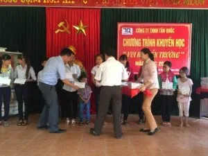 TẤN QUỐC STEEL THIỆN NGUYỆN – ĐỒNG HÀNH CÙNG QUỸ KHUYẾN HỌC, CHẮP CÁNH ƯỚC MƠ CHO TRẺ EM KHÓ KHĂN