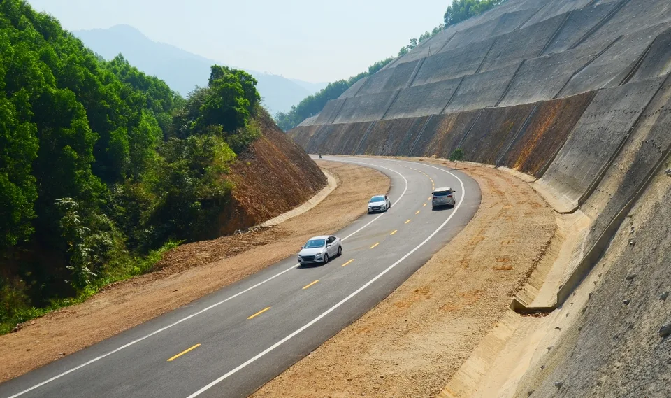 Cao tốc La Sơn – Túy Loan
